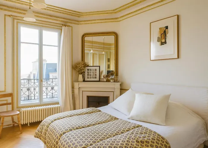 Arc De Triomphe/ Champs-elysees Apartment
